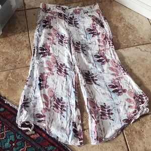 Floral Women's Pants Size L